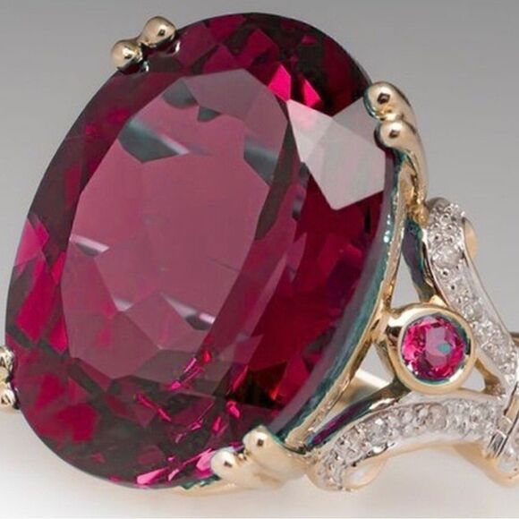 ♥️ NEW ruby red crystal cocktail ring ♥️ - Picture 2 of 6